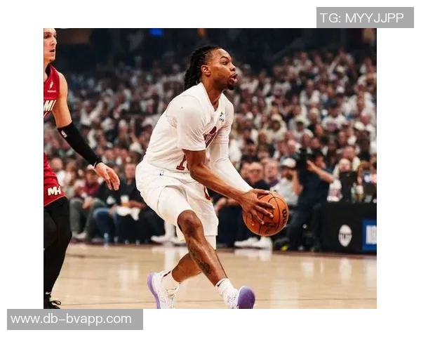 米切尔表现稳健全能发挥助力球队取得胜利贡献22分6篮板4助攻等数据 米切尔表现稳健全能发挥助力球队取得胜利贡献22分6篮板4助攻等数据