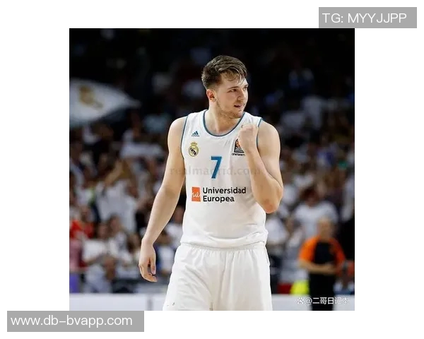 东契奇瘦身显成效半场高效得分22分展现攻防全能实力