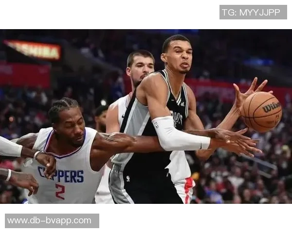 马刺25分逆转创历史仅9次30分绝地翻盘成就传奇