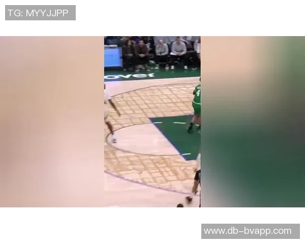 字母哥首节表现抢眼6分钟内高效砍下10分4篮板并罚球5中4